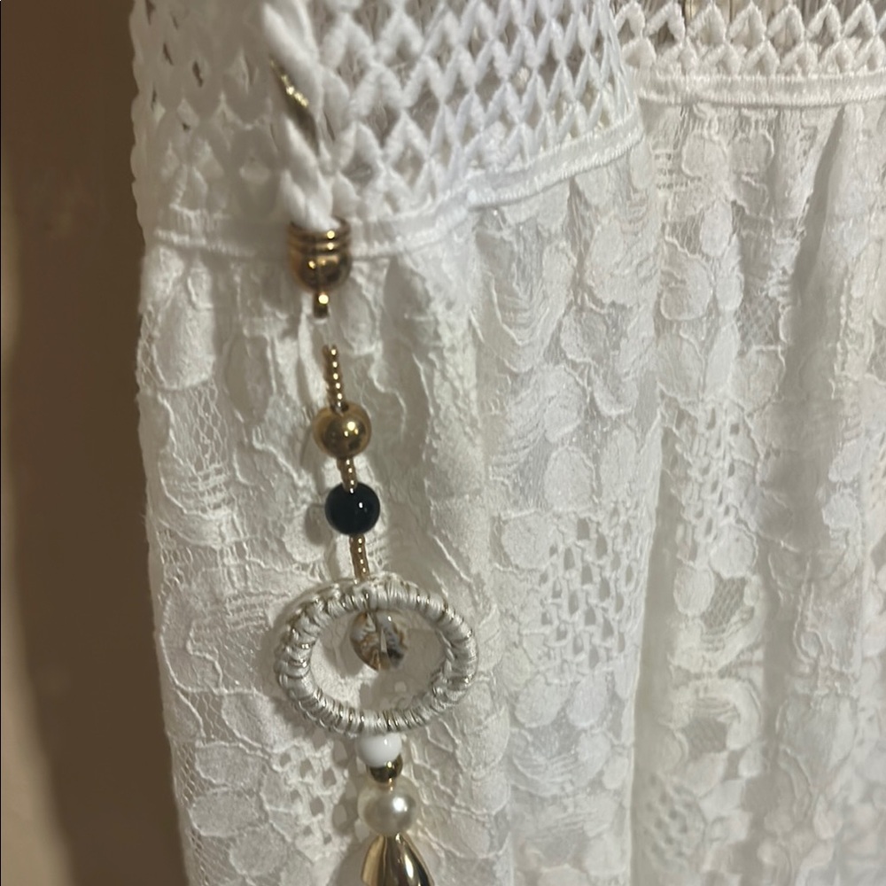 White and Gold Sleeveless Backless Sundress - Picture 7 of 14